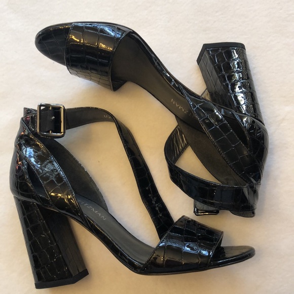 Stuart Weitzman Chunky Black Embossed Sandals. Size 7.5. - Picture 5 of 8